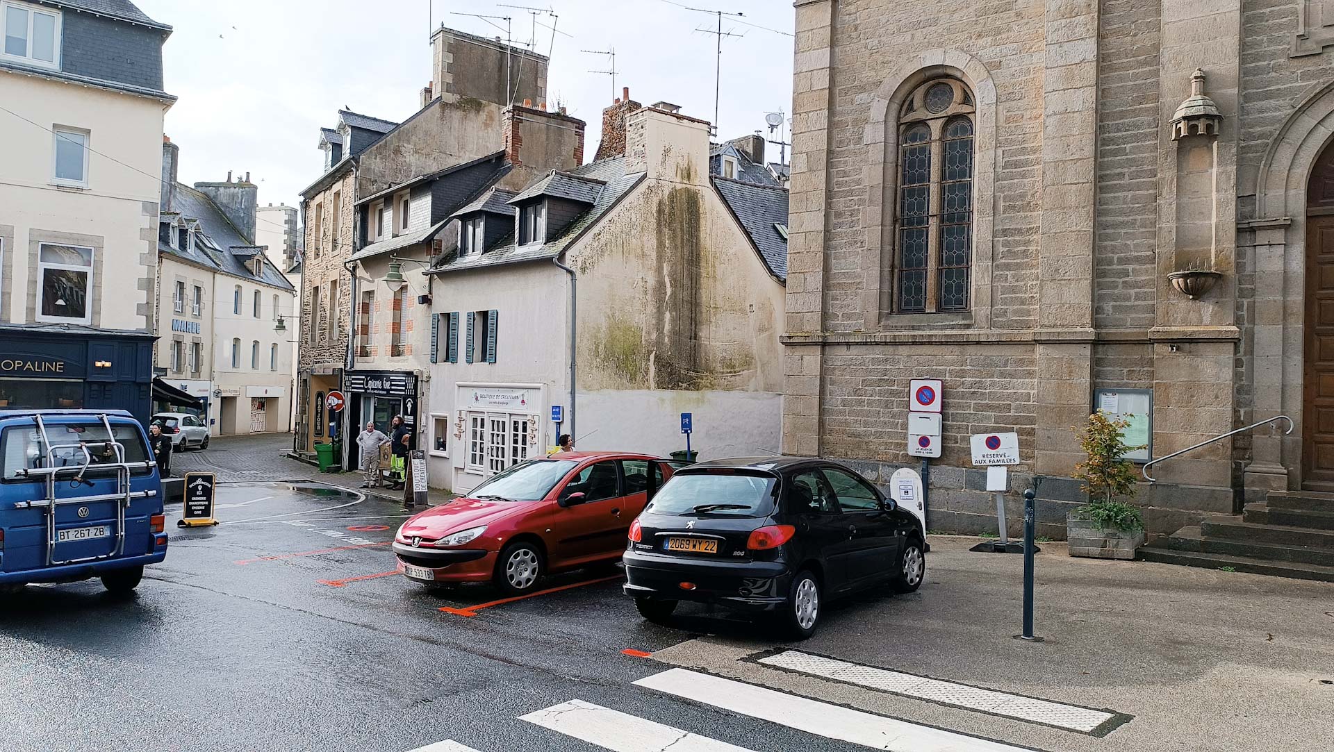Places de stationnement en zone rouge